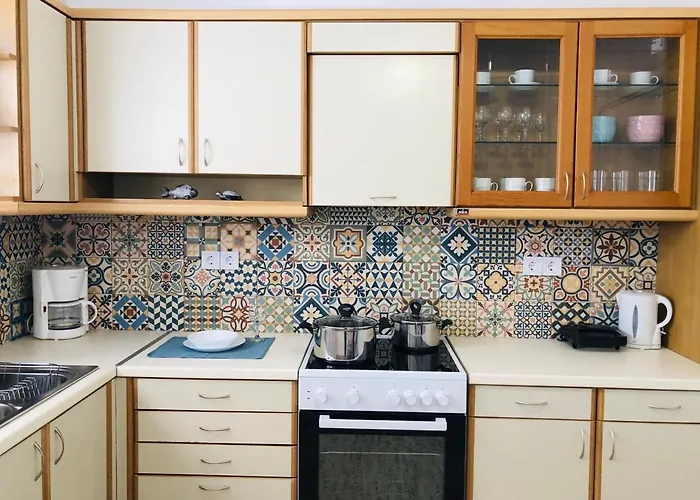 بيت للعطل Stylish For 6 In