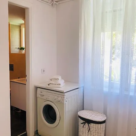 Casa vacanze Stylish For 6 In *